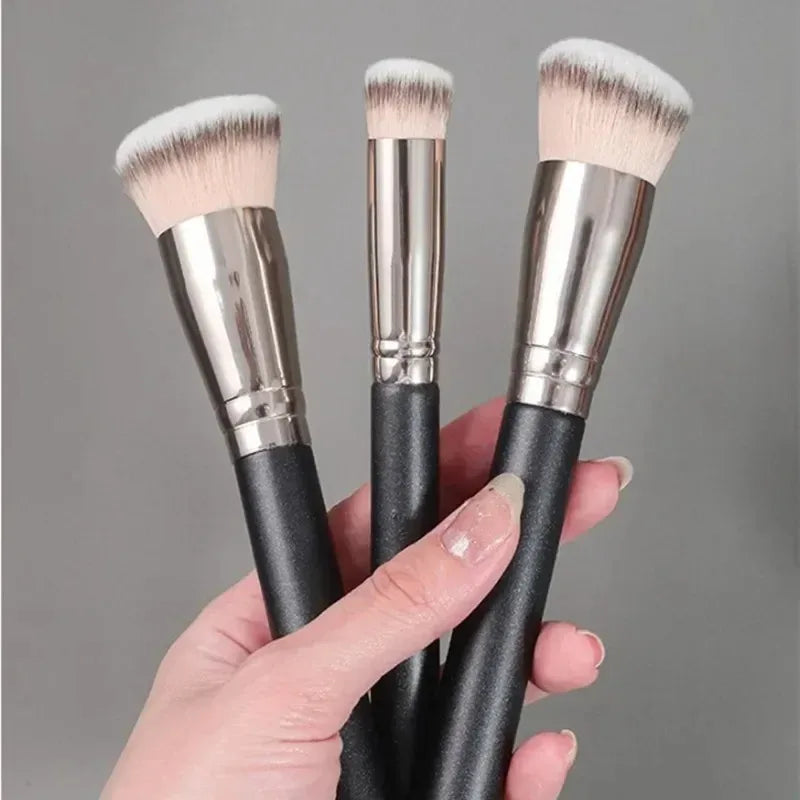 Angled Foundation & Concealer Brush