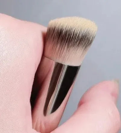 Angled Foundation & Concealer Brush