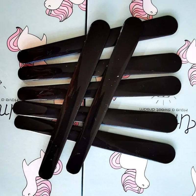 Curved Makeup Scoop