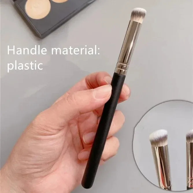 Angled Foundation & Concealer Brush