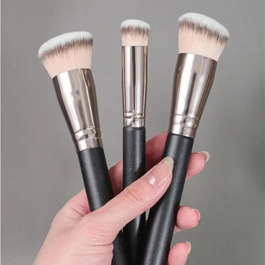 Pro Angled Concealer & Foundation Brush