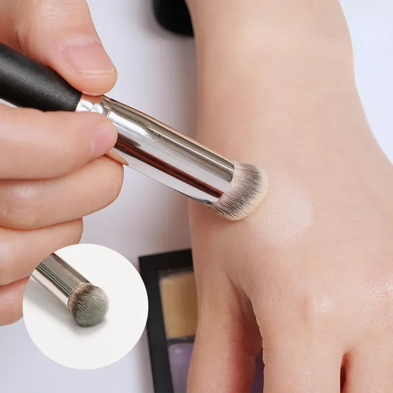 Pro Angled Concealer & Foundation Brush