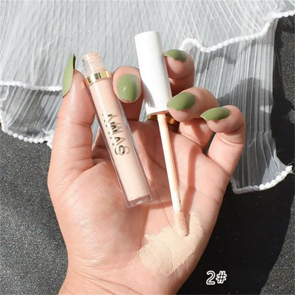 Long-Lasting Moisturizing Concealer Stick