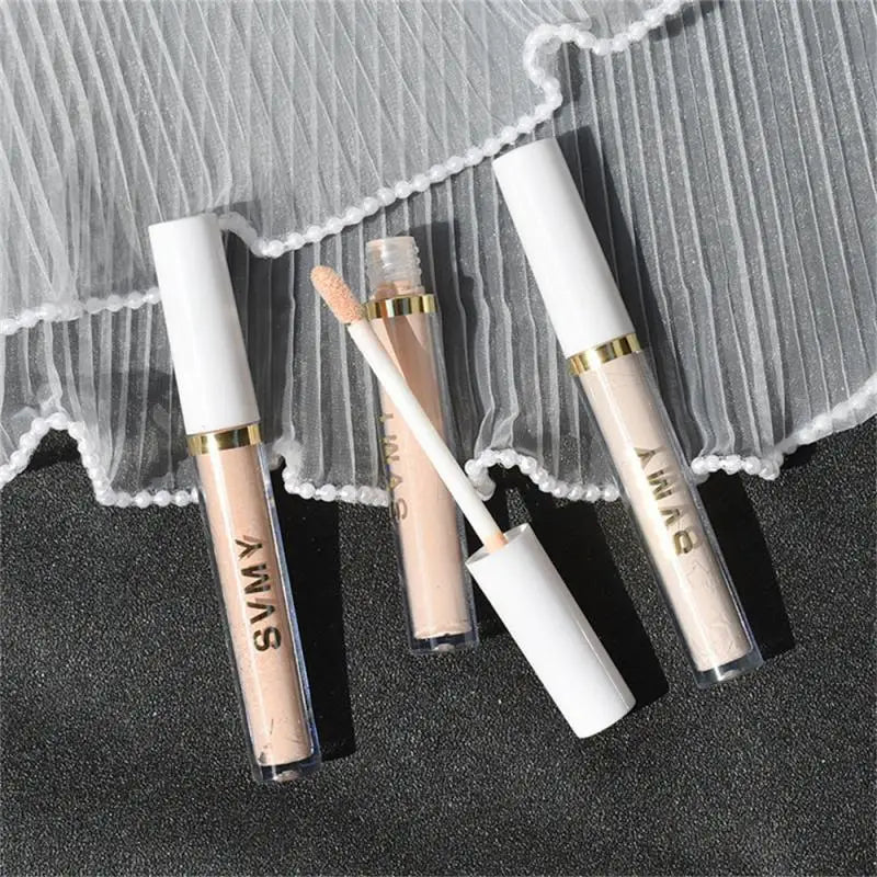 Long-Lasting Moisturizing Concealer Stick